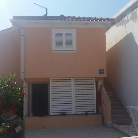 Apartment By The Sea - 18236 *