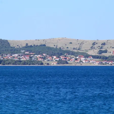 Apartment By The Sea - 18236 *